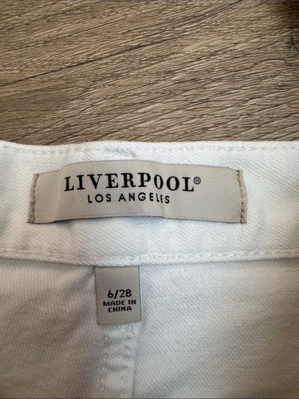 LIVERPOOL: HIGH RISE HERITAGE SHORT BRIGHT WHITE - 6/28 - NWT!! - Picture 4 of 5